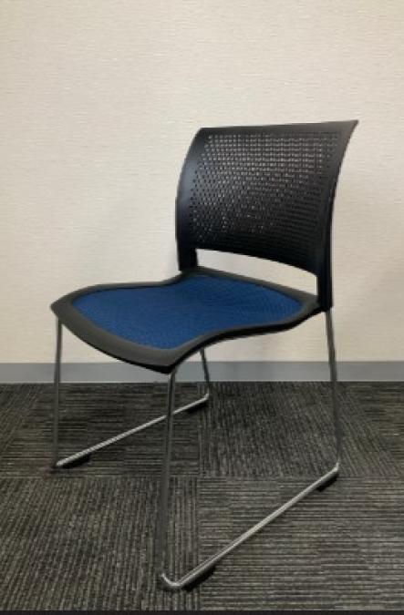 【在庫入替セール】メッシュ素材のミーティングチェア　スタッキング　メッシュ背座面　【重ねて省スペースに格納】【A00948968】
                        その他シリーズ
                                    中古
            