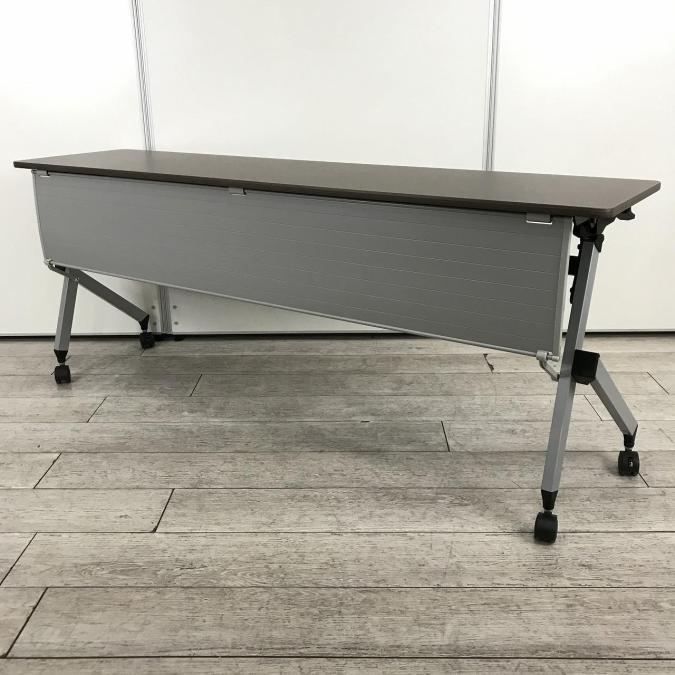 【状態用考慮】【2~3名様で使えるスタックテーブル入荷！】■イトーキ　HXシリーズ　サイドスタックテーブル　■幅1800×450㎜　■幕板付き　■木目調【天板跳ね上げ式でコンパクトに収納】
                        HXシリーズ
                                    中古
            