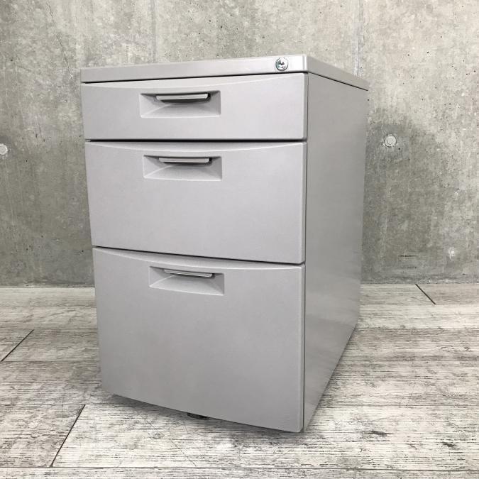 【デスク下の収納・書類管理に】使いやすさ抜群のキャスター付き３段ワゴンが入荷しました！■ITOKI（イトーキ）CZシリーズ　3段ワゴン　■グレー
                        CZシリーズ
                                    中古
            
