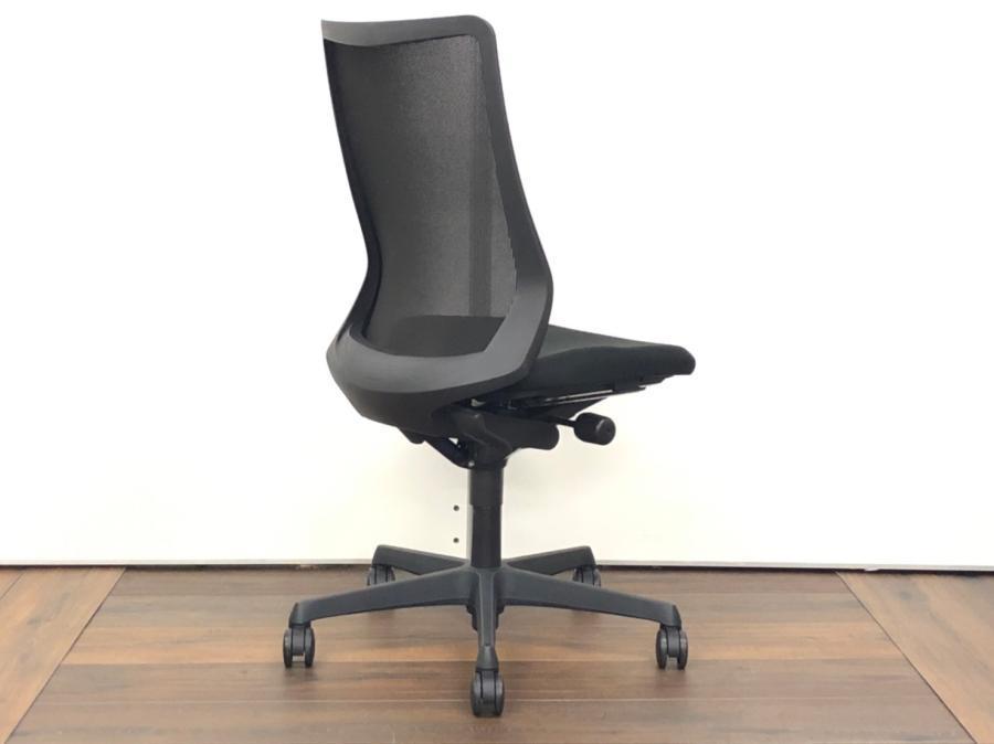 【中古】フルーエントチェア オカムラ/okamura 肘無ハイバックチェア 463120 - 中古オフィス家具ならオフィスバスターズ