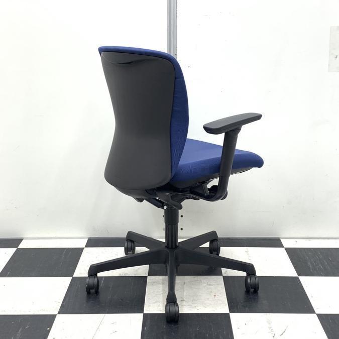 【中古】スラート オカムラ/okamura 肘付ローバックチェア 463175 - 中古オフィス家具ならオフィスバスターズ