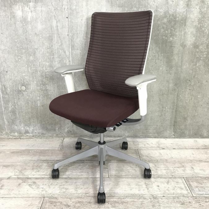 在庫入れ替えセール！【どんな空間にも調和するデザインと最上級の操作性】■オカムラ製 (okamura)　コーラルチェア (choral)　■ハイバック　メッシュ背面　可動肘付　■ダークブラウン / ホワイトボディ
                        コーラルメッシュ
                                    中古
            