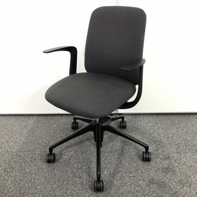 【西】【最新トレンドチェア入荷！】オカムラの新シリーズからワークチェアが入荷しました！カジュアルで優しいデザインとしっかりとした座り心地！■Lives（ライブス）シリーズ　エントリーチェア　ダークグレー　■デザイナーム付き【働きやすく、居心地の良いオフィスへ】【天神ビッグバン】【天神BBB】【博多コネクティッド】【博多コネクティッドボーナス】
                        ライブス
                                    中古
            