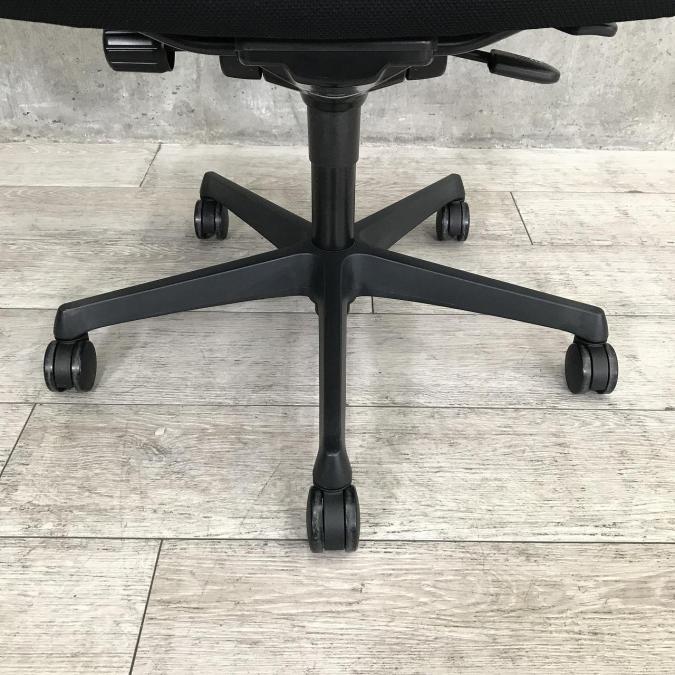 【中古】エスクード C486ZR FFW1 オカムラ/okamura 肘付ハイバックチェア 464018 - 中古オフィス家具ならオフィスバスターズ