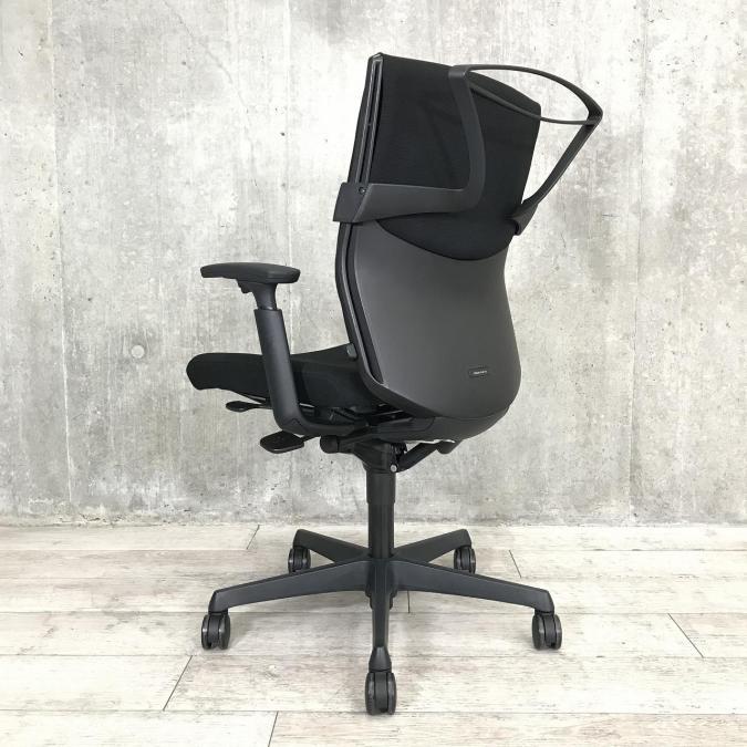 【中古】エスクード C486ZR FFW1 オカムラ/okamura 肘付ハイバックチェア 464018 - 中古オフィス家具ならオフィスバスターズ