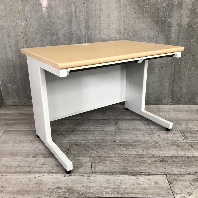 【在庫入替セール品！（本在庫限定価格）】【スタンダードなデザインで使いやすい！】■プラス製　平デスク　W1000×D700mm　■いま流行りのナチュラル木目カラー！
                        フラットライン
                                    中古
            