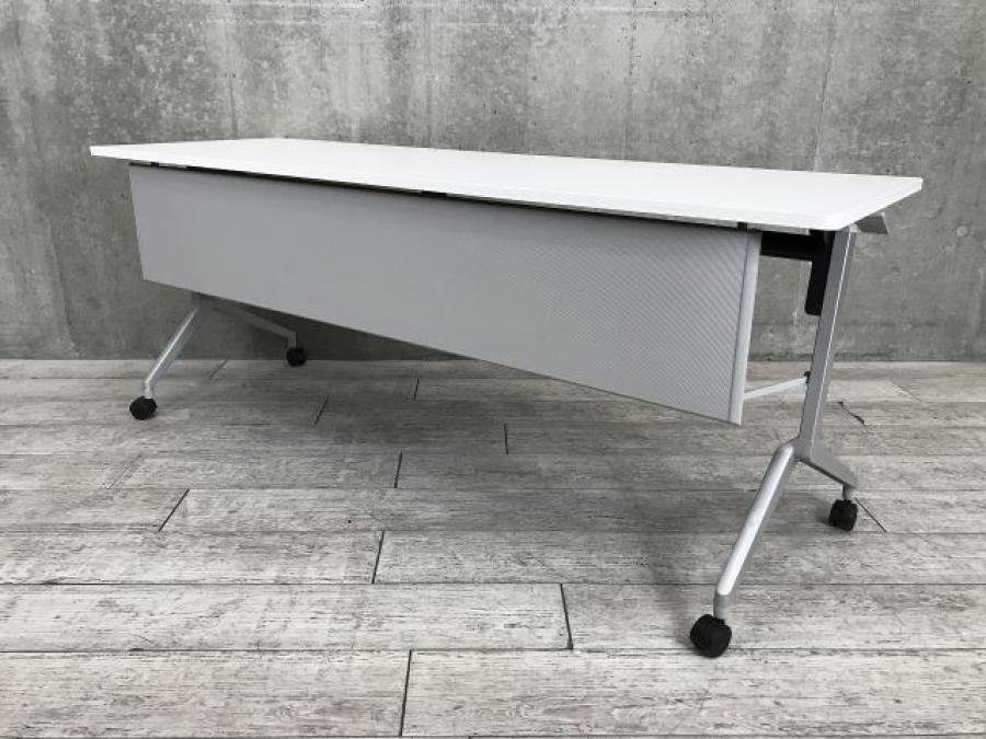 【南】【シンプルな折り畳みテーブル！】コクヨ　KOKUYO　リーフライン　格安　高品質　テーブル　table　desk　長机　会議　幕板　学校　折り畳み　キャスター　収納　福岡　佐賀　長崎　大分　熊本　宮崎　鹿児島　沖縄　九州
                        リーフライン
                                    中古
            
