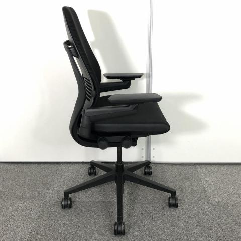 中古】ジェスチャー Steelcase/スチールケース 肘付ハイバックチェア 464545 - 中古オフィス家具ならオフィスバスターズ