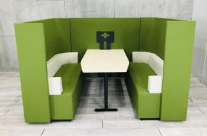 【西】＊パネル付きテーブルは付属しません。　【置くだけで多様な空間を生み出せる！ソファ＆テーブルシステム】【オープンオフィスの中に、議論や作業に集中できるセミクローズド空間を】 
■KOKUYO（コクヨ）　ブース　パーテーション