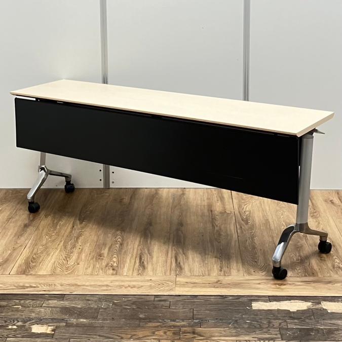 【商品入替のため、残り1台限り】コクヨ製　コンフェストシリーズ　W1800/D450サイズ　ナチュラルカラー　幕板付き　ポリッシュ脚　サイドスタックテーブル！！
                        コンフェスト
                                    中古
            