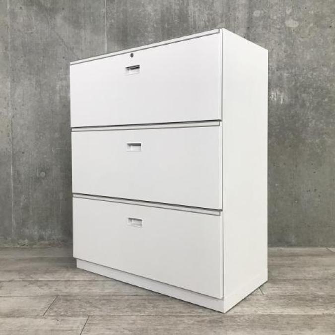 【南】【3段引き違いの定番！】イトーキ　ITOKI　シンライン　THIN LINE　格安　高品質　書庫　本棚　キャビネット　ローキャビネット　cabinet　shelf　学校　病院　事務所　オフィス　引き出し　収納　福岡　佐賀　長崎　大分　熊本　宮崎　鹿児島　沖縄　九州
                        シンライン
                                    中古
            