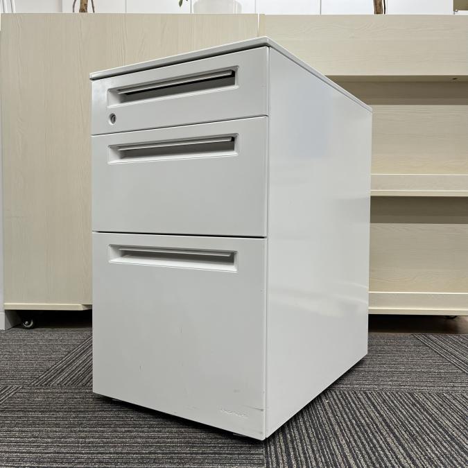 【南】【定番シリーズのワゴン！】メーカー品　オカムラ　Okamura　アドバンス　格安　高品質　ワゴン　wagon　reasonable　simple　3段　キャスター　オフィス　書類　保管　収納　福岡　佐賀　長崎　大分　熊本　宮崎　鹿児島　沖縄　九州
                        プロユニット
                                    中古
            