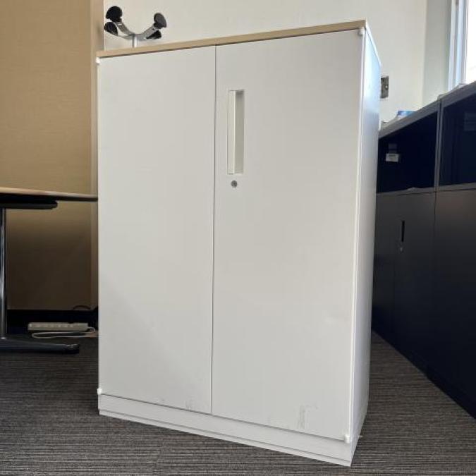 【南】【珍しいナチュラル天板つき！】内田洋行　ウチダ　UCHIDA　書庫　HS　キャビネット　ローキャビネット　両開き　木目　ナチュラル　書類　保存　保管　福岡　佐賀　長崎　大分　熊本　宮崎　鹿児島　沖縄　九州
                        HSシリーズ
                                    中古
            