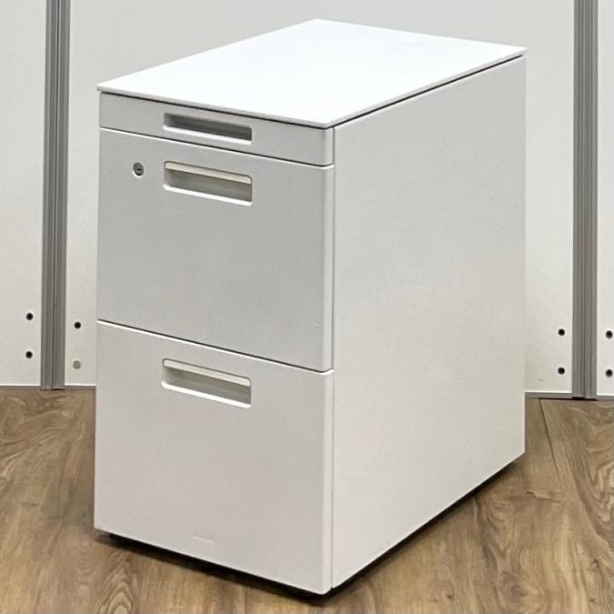 【訳あり品：天板奥に凹みあり】コクヨ製　人気のGTシリーズ　ホワイトカラー　シリンダー錠　高さ650　3段ワゴン！！
                        GTワゴン
                                    中古
            