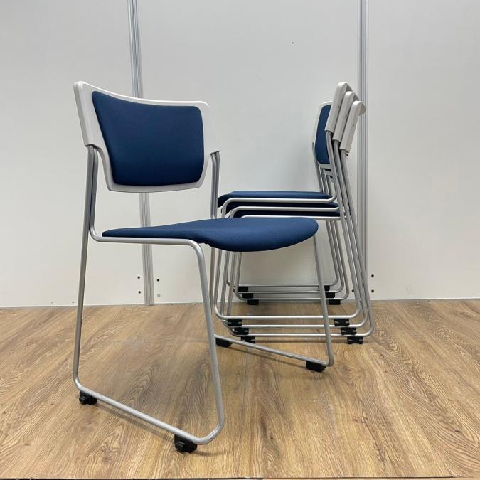 【4脚セット！！】イトーキ製　エレックシリーズ　ブルー　スタッキングチェア！！
                        エレック
                                    中古
            