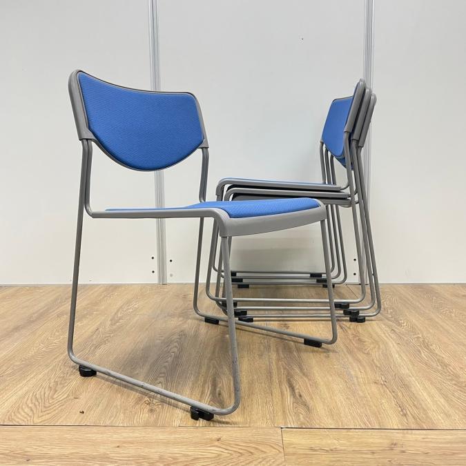 【訳あり品：目立つキズ・汚れあり】【4脚セット】イトーキ製　会議やセミナーにおすすめ　スタッキングチェア！！
                        KLT-210チェア
                                    中古
            