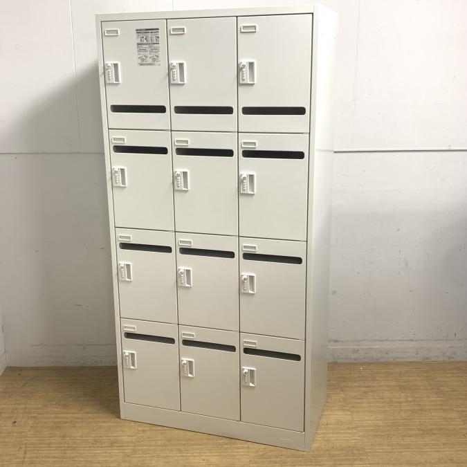 オカムラ　12人用メールロッカー　ダイヤル錠　ホワイト　投函口あり
                        その他シリーズ
                                    中古
            