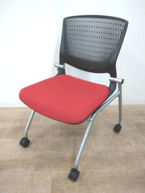 【在庫入替セール品】【定価約6万円】【クッション性が抜群で長時間でも安心の座り心地！】■オカムラ製　グラータ　ネスティングチェア
                        グラータチェア
                                    中古
            