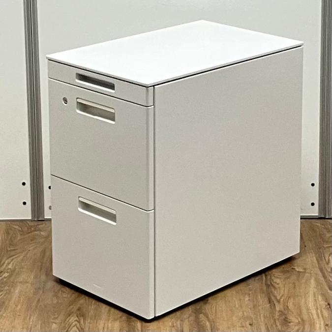 【訳あり品：残り1台限り　把手ヒビやキャスターなど部材欠けのため】コクヨ製　GTシリーズ　ホワイトカラー　シリンダー錠　3段ワゴン！！※訳あり品のため、保証対象外になります。
                        GTワゴン
                                    中古
            