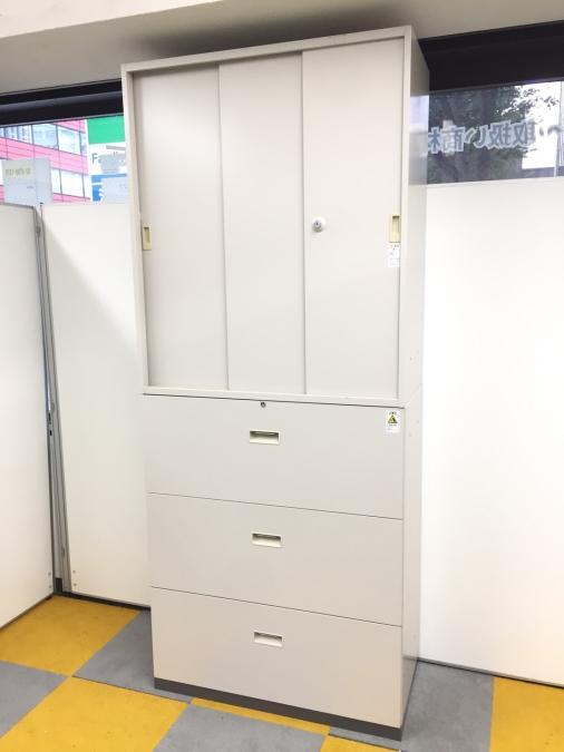 使い勝手の良い引き違い＋3段ラテラルセット！スライド3枚引き戸なので開閉スペースに困りません！　
 ■コクヨ/BWN（ビジネスウォールN)シリーズ/ニューグレー　シリンダー錠
                        ビジネスウォールNタイプ
                                    中古
            