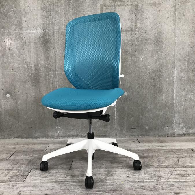 【３次元曲面のフィット感！】【デスクワークも快適にはかどります！新感覚のオフィスシーティング！】
■オカムラ（okamura）　シルフィー　背面メッシュ　肘無　■ブルーグリーン
                        シルフィーメッシュ
                                    中古
            