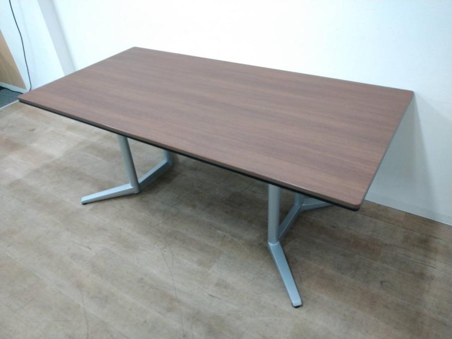 【定価約25万円】【4～6人用としてオススメの横幅1800ｍｍミーティングテーブル】■オカムラ製　ラティオ　ミーティングテーブル【TOGS】
                        ラティオⅡ
                                    中古
            