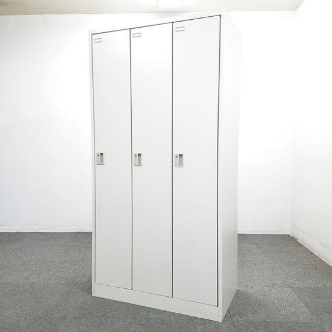 【定価約13万円】【人気シリーズの3人用ロッカーの入荷です】■オカムラ製　ＦＺ　3人用ロッカー
                        FZタイプ
                                    中古
            