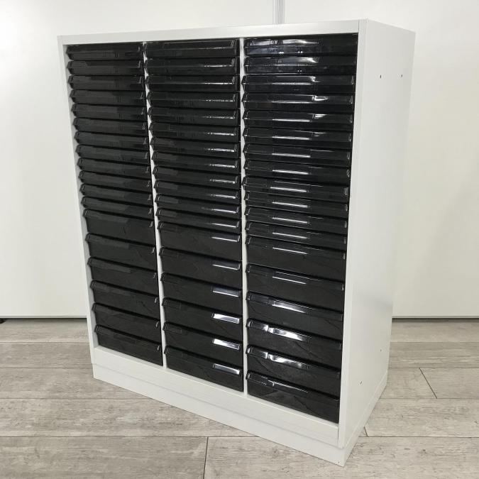 【書類や小物がスッキリ整理しやすい浅型深型一体型クリスタルトレー（浅型12×深型6×3列)入荷！】■ウチダ(UCHIDA)製　HSシリーズ　クリスタルトレー（浅型12×深型6×3列)　■ホワイト　■ローキャビネット☆★大特価セールはこちらのキーワードで検索☆★→→【大放出】
                        HSシリーズ
                                    中古
            