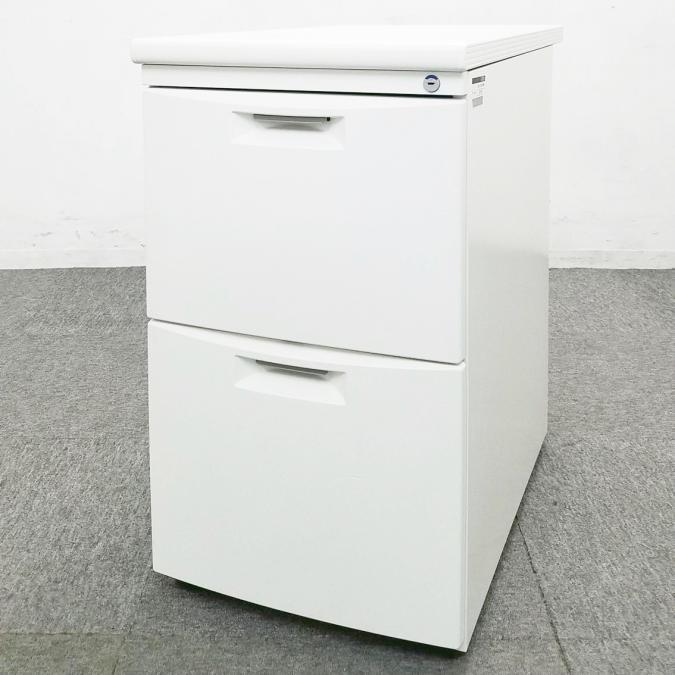 【在庫入替セール品】※D800mm希少な2段脇机が入荷！イトーキ製なので頑丈な商品です！人気のホワイト色 中古 オフィス 家具 増員
                        CZシリーズ
                                    中古
            