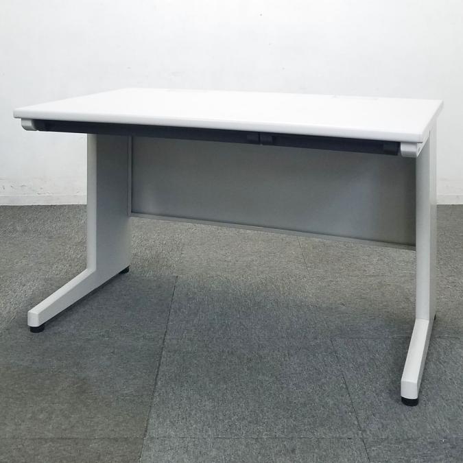 【西】イトーキの定番シリーズ「CZ」の平机が入荷！中古　オフィス　事務机　デスク　ITOKI　ホワイトグレー　127　W1200【福岡オフィス家具】【福岡中古家具】【中古事務什器】【中古チェア】【中古椅子】
                        CZN デスク
                                    中古
            