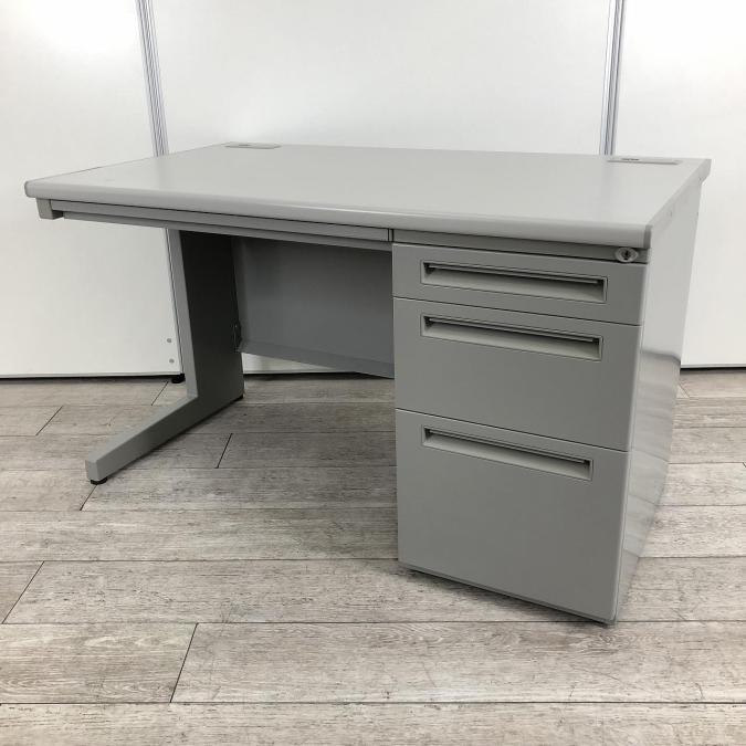 【定価約12万円】【超人気サイズ！使い勝手が良く耐久性に優れた片袖机が入荷！！】■内田洋行（UCHIDA）　FEED-N　Sタイプ　片袖机　■W1200㎜×D700㎜　■グレー
                        FEED-N
                                    中古
            