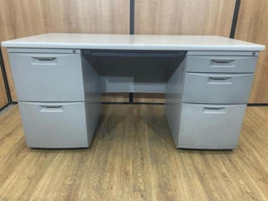 【中古】CZデスク イトーキ/ITOKI 両袖机 467303 - 中古オフィス家具ならオフィスバスターズ