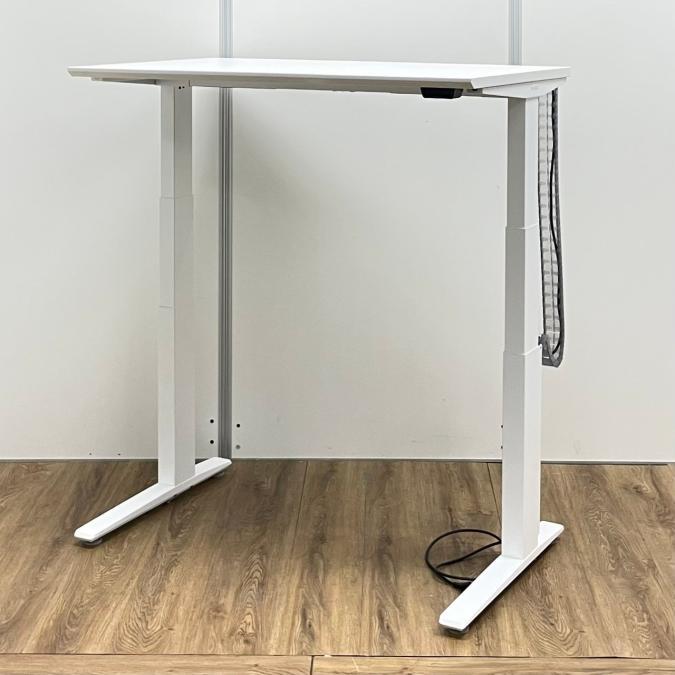 【商品入替のため、残り1台限り】高さ650～1250mmで可動 立ち姿勢を取り入れ健康志向　オカムラ(okamura)　スイフト(Swift)　　W1150mmのコンパクトサイズ　　定番のホワイト　インジゲータ無し　スラントエッジ
                        Swift
                                    中古
            