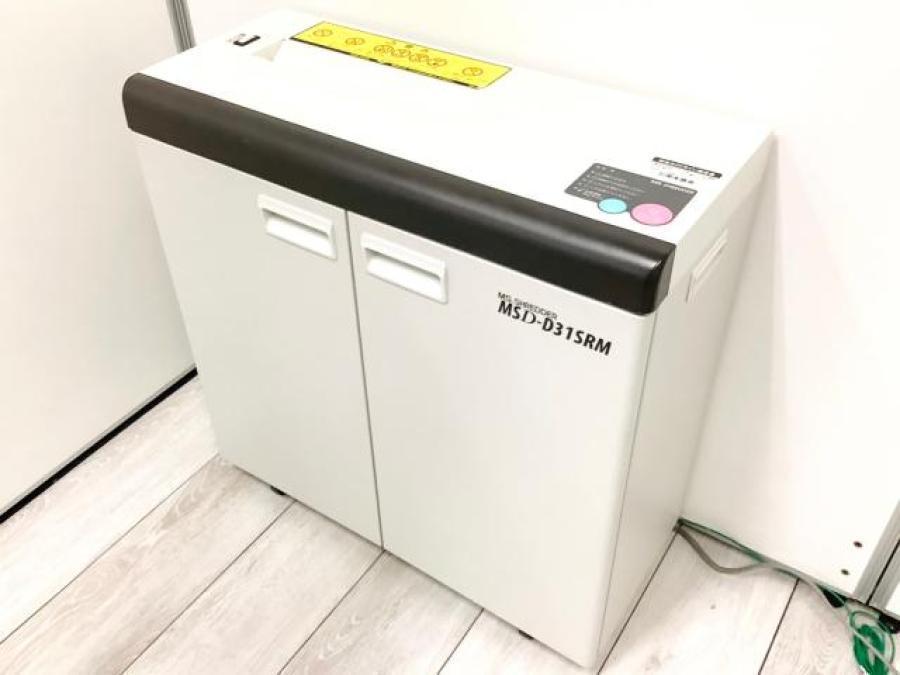 デスク横に置けるサイズ！スリムながらパワフルな業務用シュレッダーです！■明光商会■MSD-D31SRM
                        MSDシリーズ
                                    中古
            