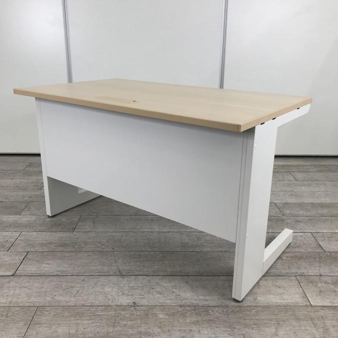 【国産人気平デスク！大人気ウチダ製のスカエナシリーズ平机(W1200×D700)が入荷！】■ウチダ(UCHIDA)製　スカエナシリーズ　平机　(W1200×D700)　■木目ナチュラル
                        スカエナ
                                    中古
            