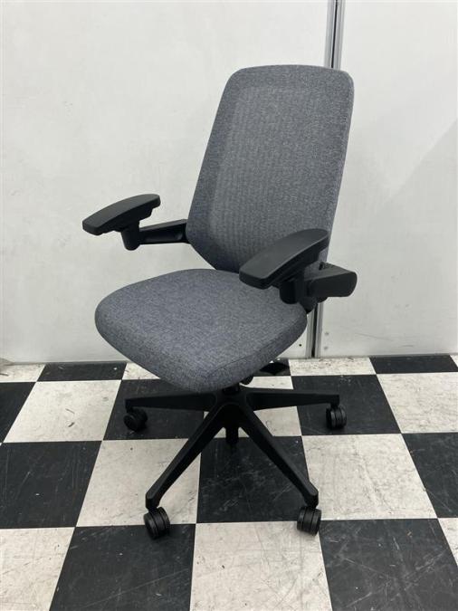 【テクスチャードメッシュ仕様とオシャレなデザイン！】イトーキ（ITOKI）ノート　■色：グレー）稼働肘付き☆★大特価セールはこちらのキーワードで検索☆★→→【大放出】
                        ノート
                                    中古
            