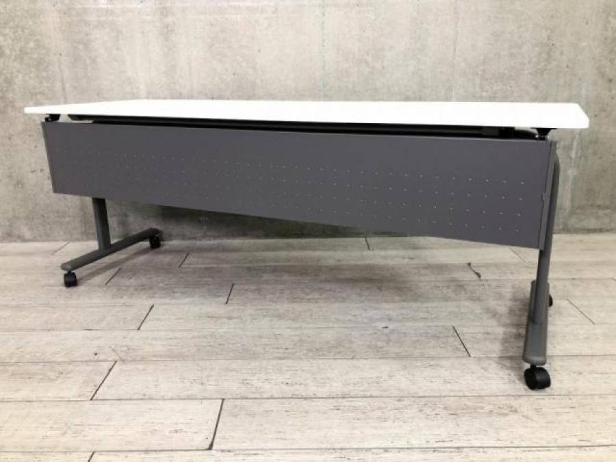 【在庫入替】【キャスター付きで移動と片付けがらくらく！】■UCHIDA（内田洋行）製　A-stack　サイドスタックテーブル　■幅1800×奥行600　■幕板付き　■ホワイト×グレー【天板跳ね上げ式でコンパクトに収納】
                        その他シリーズ
                                    中古
            