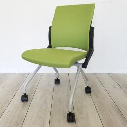 【8脚入荷】くろがね社のCB Chairが入荷！中古　ネスティング　会議　ミーティング　収納　モスグリーン　オフィス