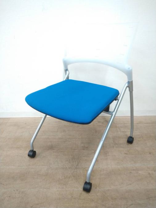 【定価約4万円】【快適な座り心地で長時間の会議でも安心です】■イトーキ製　マノス　ネスティングチェア
                        マノスチェア
                                    中古
            