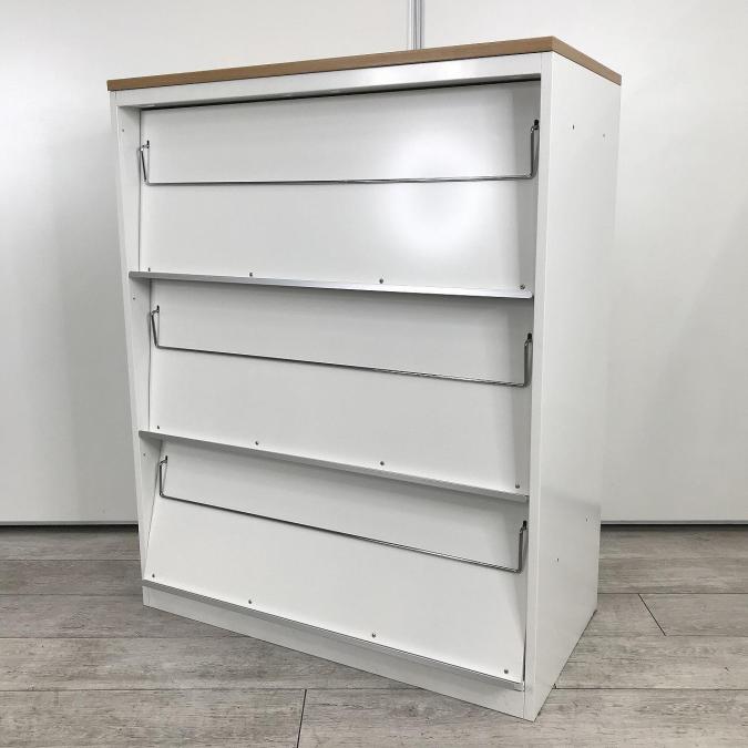 【中古品では珍しい！オカムラ製・3段雑誌架タイプ！】【雑誌・パンフレッド等々、扉を開けると収納でき、オフィスの雰囲気を変えたい方におすすめとなっております!!】■オカムラ（okamura）　レクトライン　雑誌架　3段　■ナチュラル天板付き　■ホワイト　【ABW商材】【関東倉庫在庫品】【弊社使用欄：A00960238】
                        レクトライン
                                    中古
            