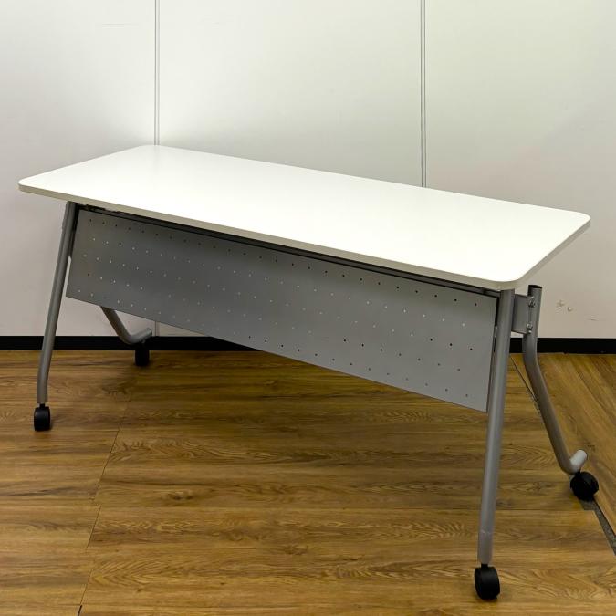 【在庫入替セール品】藤沢工業製　スタックテーブル　W1500　ホワイト　※ぐらつき、日焼けアリ【なんば店撮影】
                        その他シリーズ
                                    中古
            