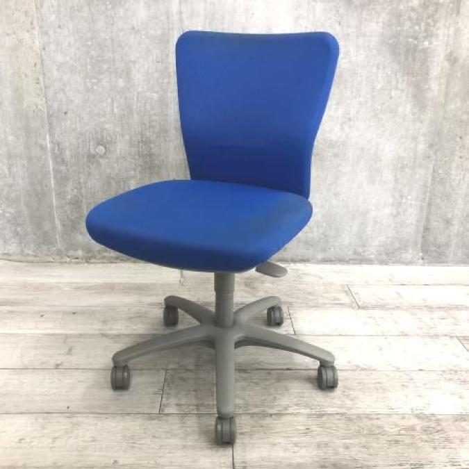 【10脚ロット入荷!!】【分厚いクッションとシンプルで使いやすい操作性の人気OAチェア】■オカムラ　カロッツァ　OAチェア【S倉庫在庫】
                        カロッツァチェア
                                    中古
            