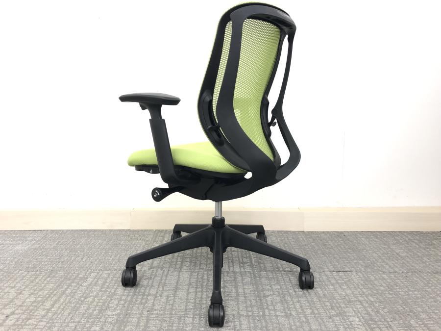 at オカムラ シルフィーチェア ローバック 固定肘 前傾機能 メッシュ 中古品 中古】シルフィーメッシュ オカムラ/okamura 肘付ローバック