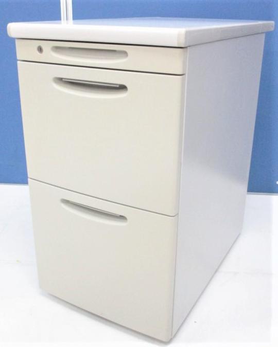 【ワークスペースの追加にも使える便利アイテム！】■オカムラ製　脇机3段　SD-Vシリーズ【デスクサイドキャビネット】【在庫入替セール品（本在庫限定価格）】
                        SD-V
                                    中古
            