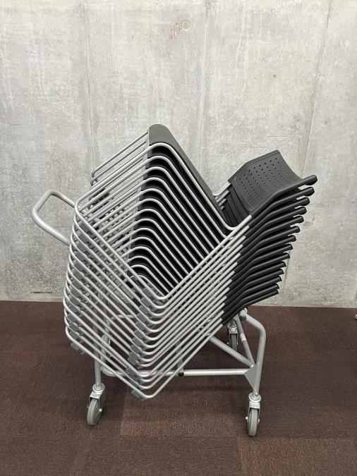作業用・休憩室用のチェア・14脚1setが1set入荷致しました。　なんと台車付き！！ 
※マテハン本舗の中古商品は、千葉県柏市に在庫がございます。
                        その他シリーズ
                                    中古
            