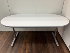 【4～6名で使用できるミーテイングテーブル！】オカムラ　8177　ホワイト天板　W1800テーブル