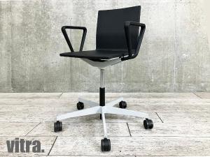 【在庫入替セール品！（本在庫限定価格）】【シンプルでスタイリッシュなデザイン！】■vitra/ヴィトラ　04/ゼロフォー　スタジオチェア　アームレスト付　ブラック　■デザイナー：マールテン・ヴァン・セーヴェレン（Maarten Van Severen ）★