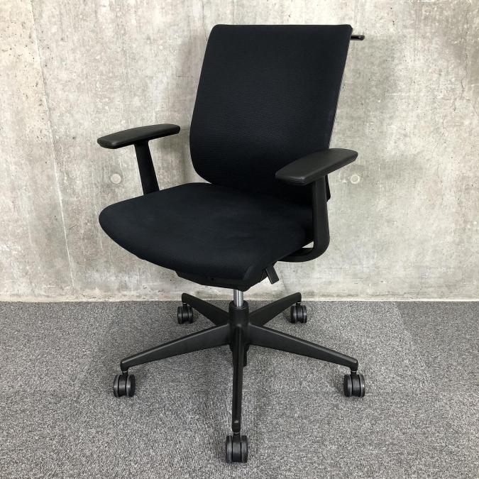 【背骨のS字形状にジャストフィット！】■コクヨ製　ウィザードチェア　肘付　ブラック　ハンガー付　■長時間作業にも最適なワーキングチェア！ 【納得の座り心地！魔法のように売れ続けている定番のオフィスチェア！】☆★大特価セールはこちらのキーワードで検索☆★→→【大放出】
                        ウィザードチェア
                                    中古
            