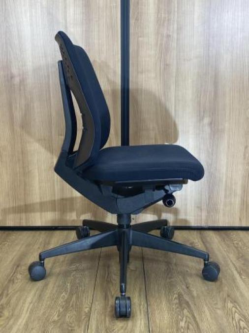 【中古】ウィザードチェア CRS-G1800F6 コクヨ/KOKUYO 肘無ローバックチェア 469620 - 中古オフィス家具ならオフィスバスターズ