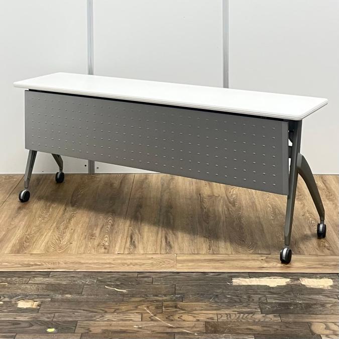 【商品入替のため、残り4台限り】ウチダ製　ホワイトカラー　ｗ1800/D450　幕板付　サイドスタックテーブル！！
                        その他シリーズ
                                    中古
            